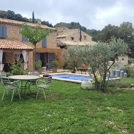 Дом отдыха Maison De Charme Avec Piscine *